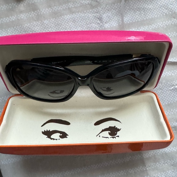 kate spade Accessories - Like new Kate Spade Sunnies